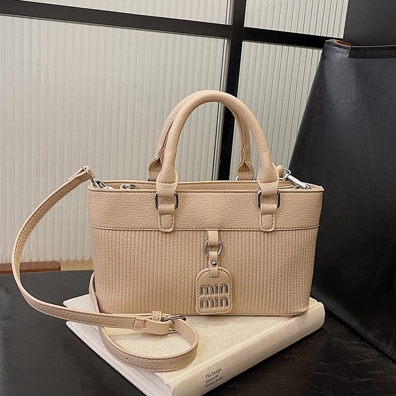 Luxury Lifestyle City - Luxury Women High End Leather Fashion